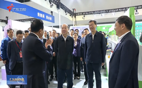 中央政治局委员、广东省委书记黄坤明,教育部部长怀进鹏,华南理工大学党委书记章熙春、校长唐洪武亲临我会单位会员艾目易公司展位指导